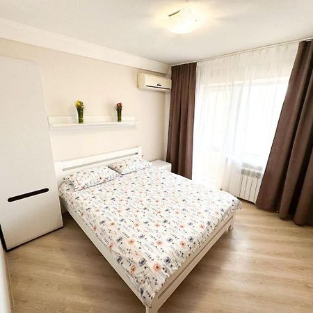 Artal Apartment On Obolonskyi Avenue 16A Киев Экстерьер фото